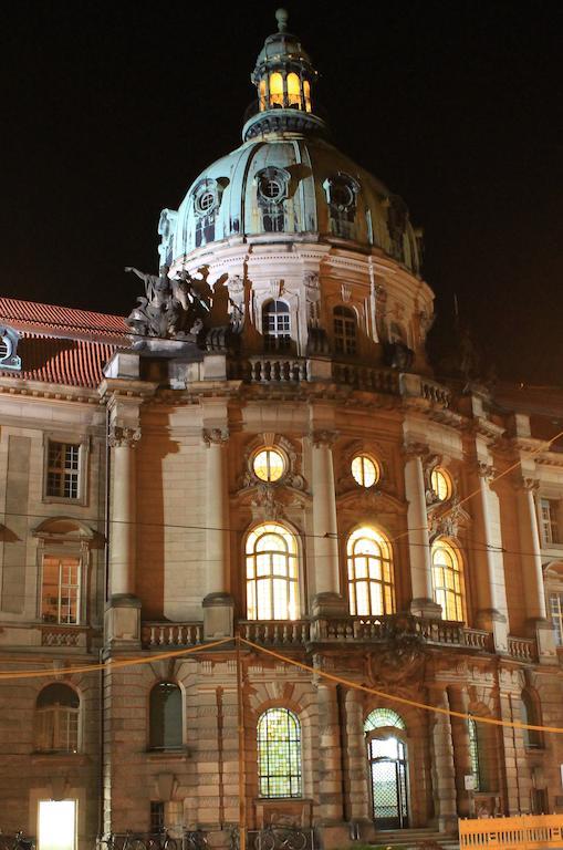 Bett-Point Am Rathaus Pensjonat Poczdam Zewnętrze zdjęcie
